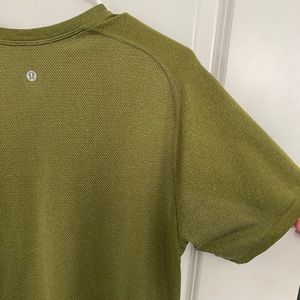 Men’s Lululemon Metal Vent Tech t-shirt. Size Medium.